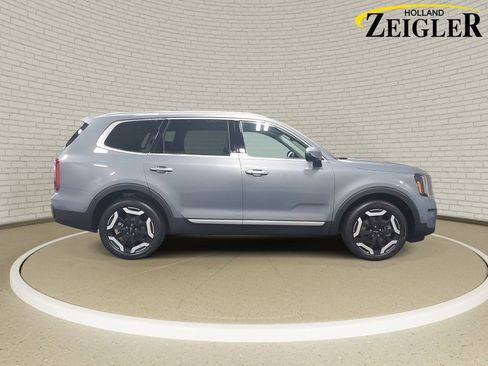 New 2025 Kia Telluride S image 4