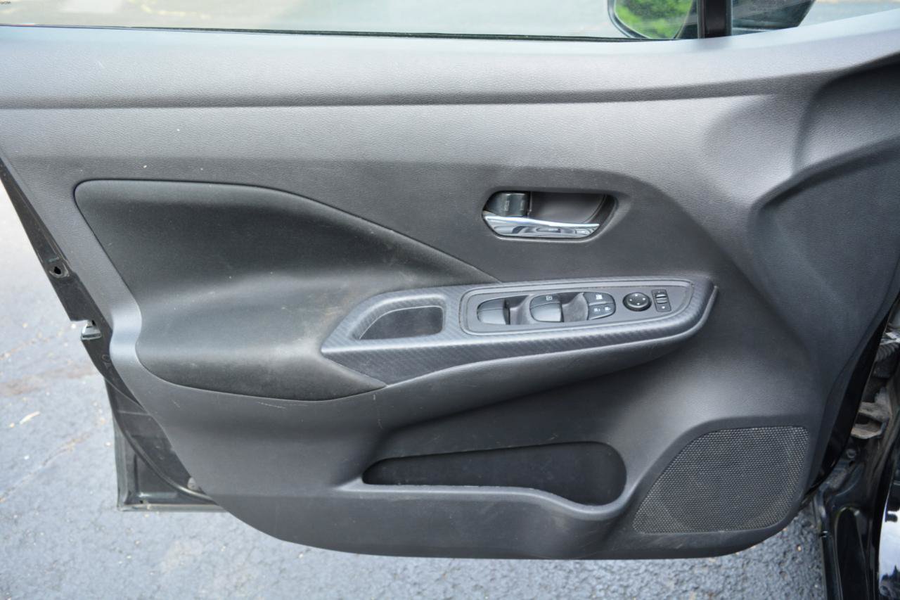 Used 2021 Nissan Versa SV FWD image 9