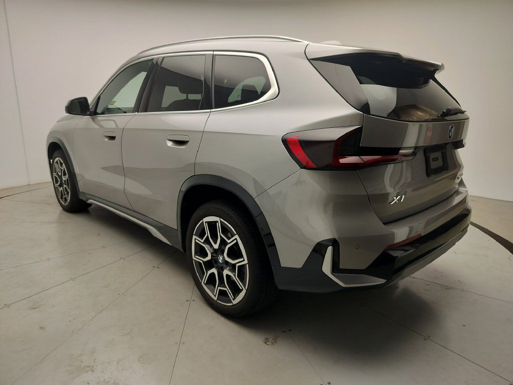 Used 2023 BMW X1 xDrive28i w/ Premium Package AWD/4WD image 4