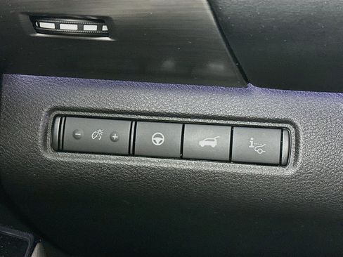 Used 2024 Nissan Pathfinder Platinum w/ Cargo Package AWD/4WD image 16