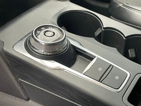 Used 2024 Ford Escape SE image 9