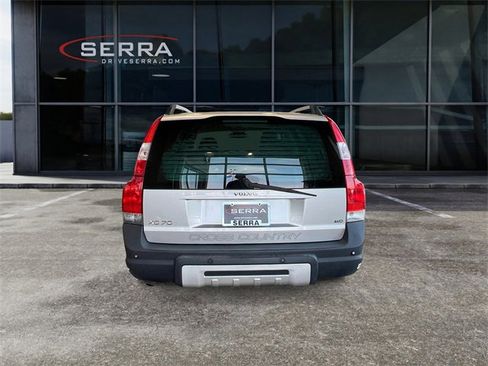 Used 2014 Toyota RAV4 XLE image 3