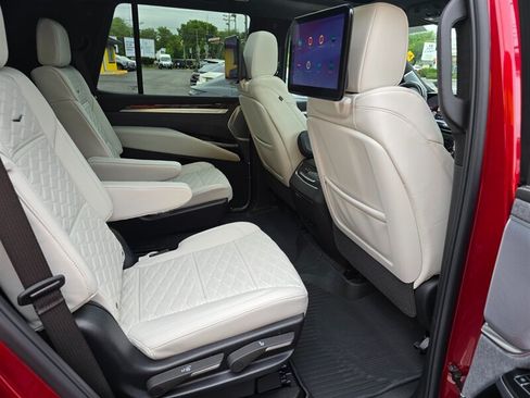 Used 2026 Cadillac Escalade Platinum Sport w/ LPO, ONYX Package AWD/4WD image 28