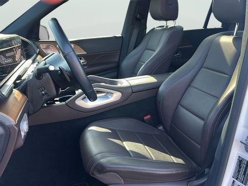 Used 2022 Mercedes-Benz GLS 450 4MATIC image 11