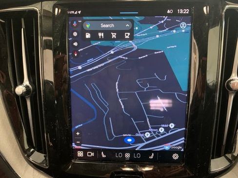 Certified 2025 Volvo XC60 B5 Plus image 18