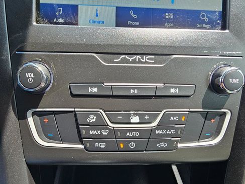 Used 2020 Ford Fusion SE w/ Equipment Group 151A FWD image 43