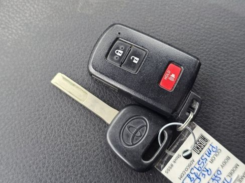 Used 2023 Toyota Tacoma TRD Off-Road AWD/4WD image 51