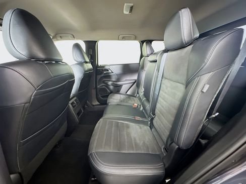 Used 2024 Mitsubishi Outlander SE AWD/4WD image 26