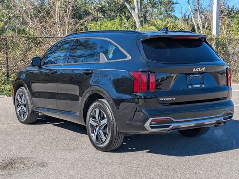 Used 2023 Kia Sorento EX w/ Panoramic Sunroof Package image 3