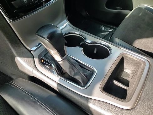 Used 2021 Jeep Grand Cherokee Laredo X image 21