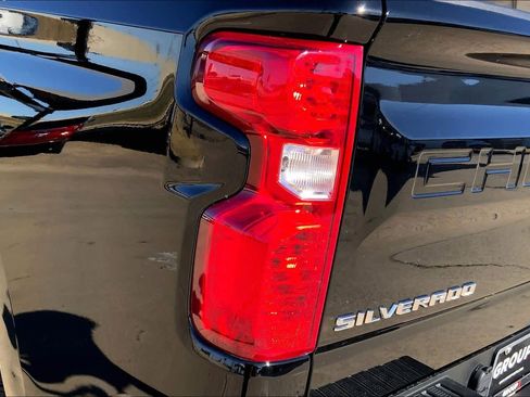 Used 2024 Chevrolet Silverado 1500 LT w/ Z71 Off-Road Package image 27