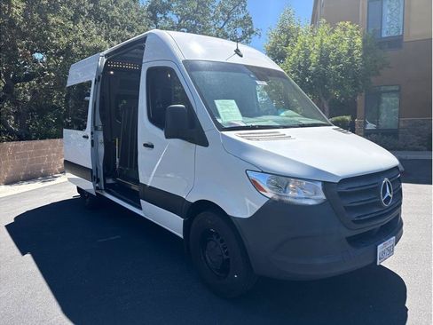 Used 2023 Mercedes-Benz Sprinter 2500 image 5