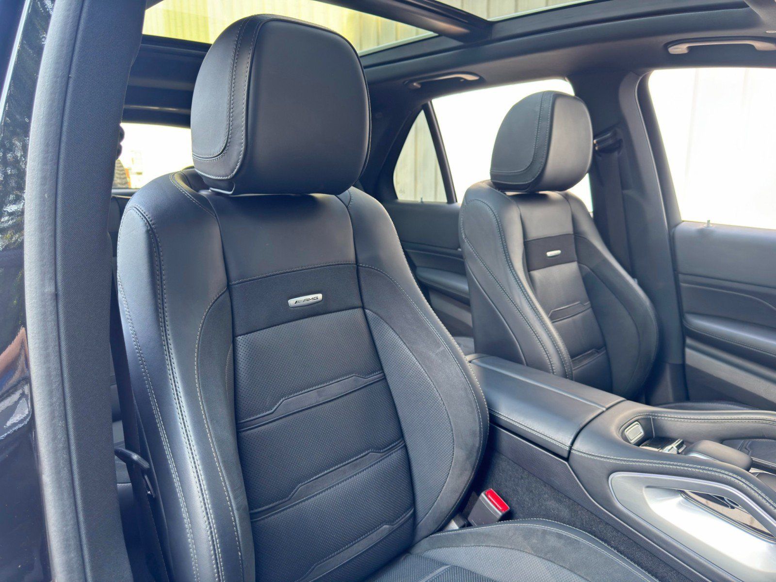 Used 2023 Mercedes-Benz GLE 53 AMG 4MATIC w/ Exterior Lighting Package image 45