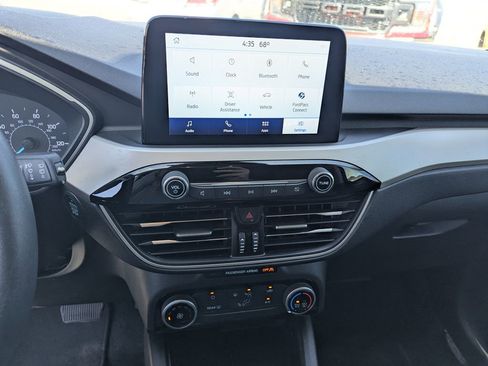 Used 2022 Ford Escape SE FWD image 15