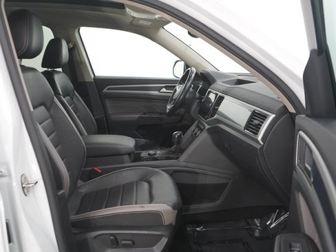 Used 2022 Volkswagen Atlas SEL R-Line AWD/4WD image 11