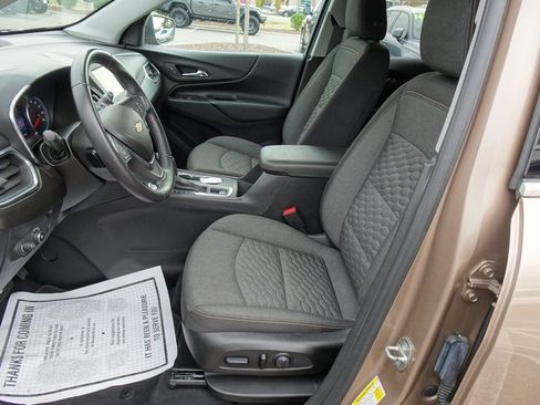 Used 2019 Chevrolet Equinox LT w/ Driver Convenience Package image 10