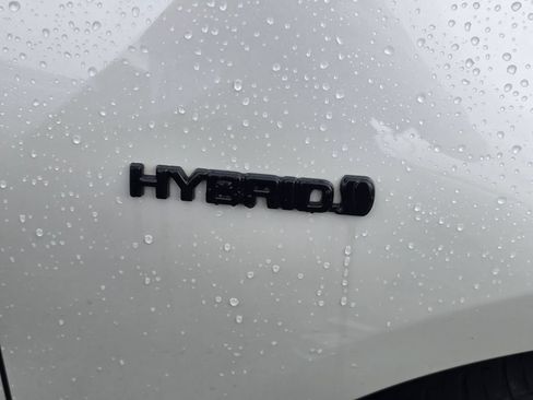 Certified 2021 Toyota Prius FWD image 20
