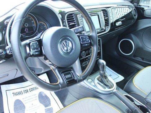 Used 2018 Volkswagen Beetle 2.0T Dune FWD image 11