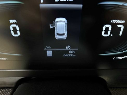 Used 2024 Kia Sportage LX image 19