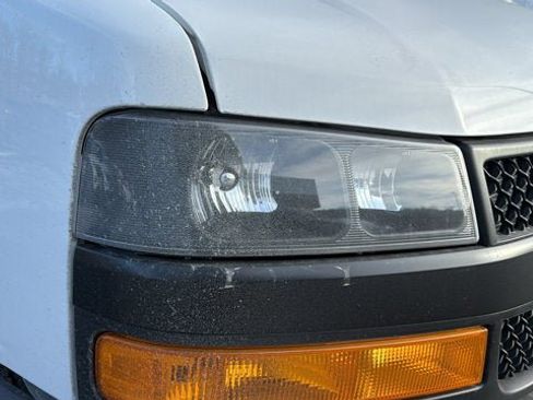 Used 2025 Chevrolet Express 2500 Extended w/ Communications Package RWD image 9