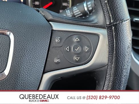 Used 2020 GMC Acadia SLE w/ LPO, Black Accent Package FWD image 13