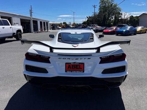 Used 2024 Chevrolet Corvette Z06 w/ Z07 Performance Package image 8