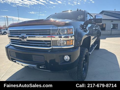 Used 2017 Chevrolet Silverado 2500 High Country w/ Duramax Plus Package image 2