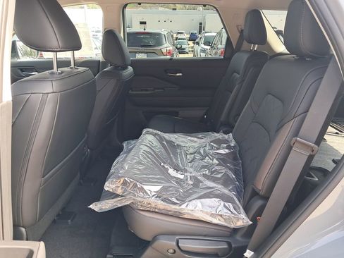 New 2026 Nissan Pathfinder Platinum w/ Lighting Package AWD/4WD image 26