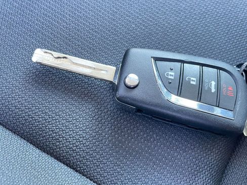 Used 2025 Toyota Corolla LE image 22