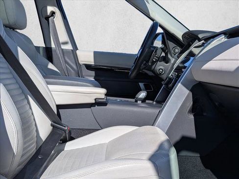 Used 2024 Land Rover Discovery S image 20