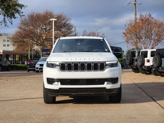 Used 2025 Jeep Wagoneer 4WD video 2