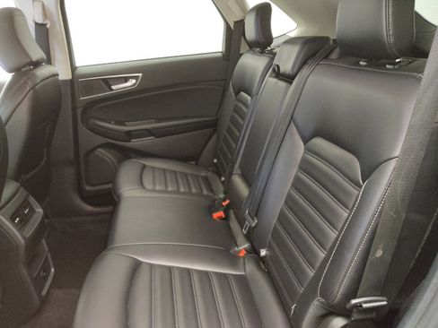 Used 2023 Ford Edge SEL image 18