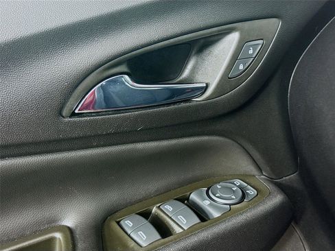 Used 2023 Chevrolet Equinox LT AWD/4WD image 18