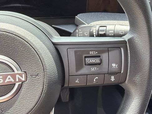 Used 2025 Nissan Kicks SV w/ SV Premium Package FWD image 25