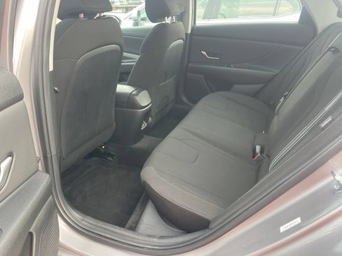 Used 2025 Hyundai Elantra SEL FWD image 7