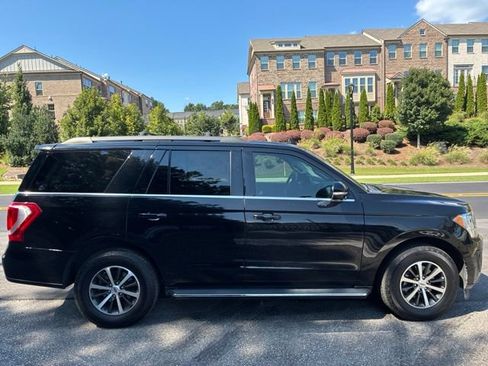 Used 2018 Ford Expedition XLT w/ Equipment Group 202A RWD image 6