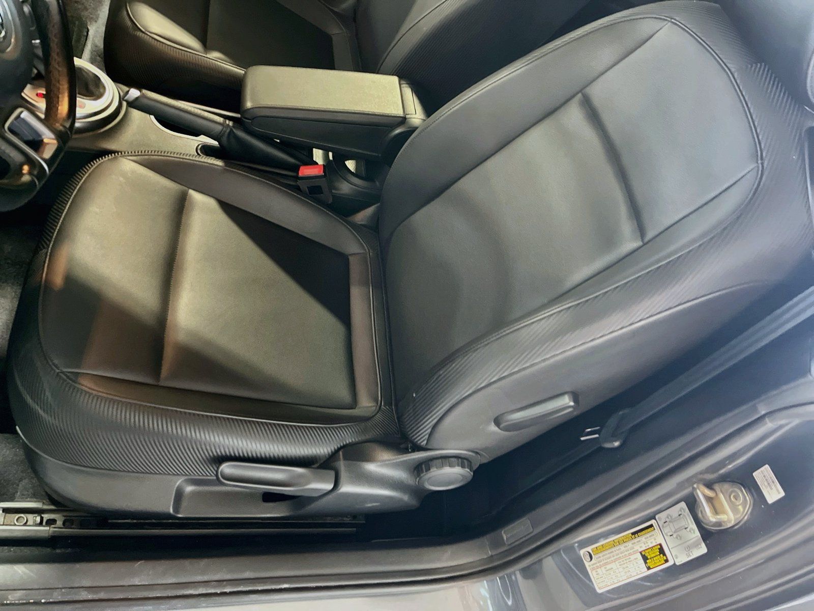 Used 2018 Volkswagen Beetle 2.0T S FWD image 18