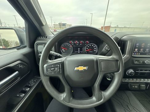 Used 2023 Chevrolet Silverado 1500 Custom image 14
