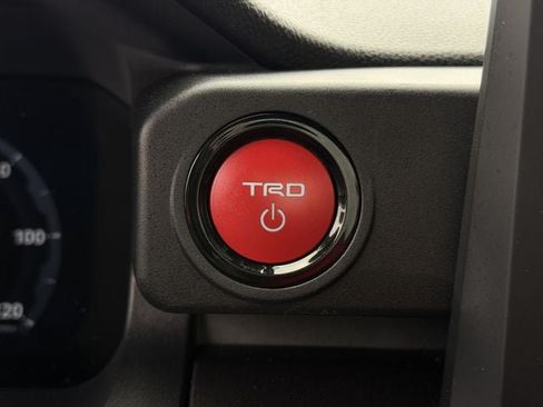 Certified 2025 Toyota 4Runner 4WD image 20