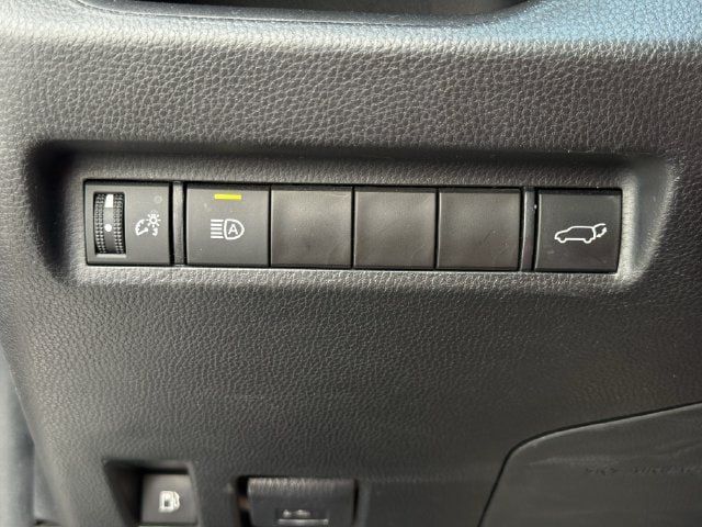 Used 2022 Toyota RAV4 XLE Premium AWD/4WD image 25