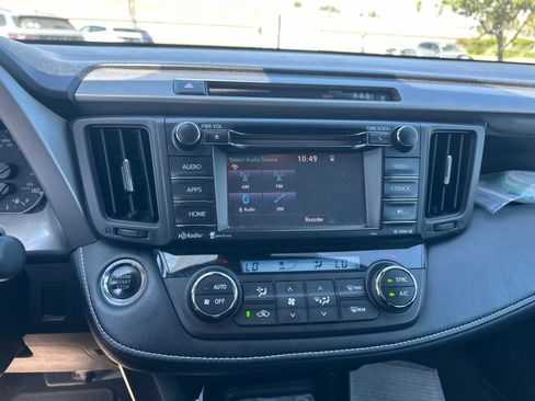 Used 2018 Toyota RAV4 XLE AWD/4WD image 10