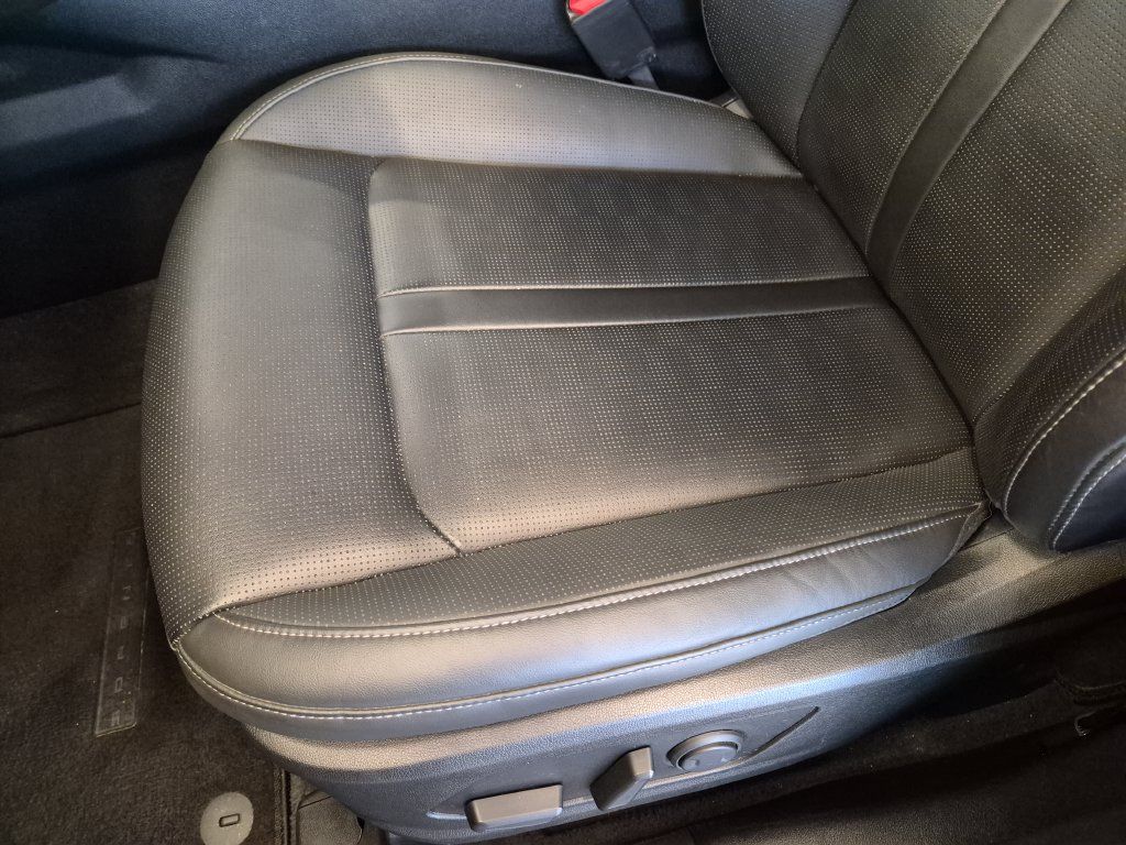 Used 2025 Kia Sorento EX AWD/4WD image 16