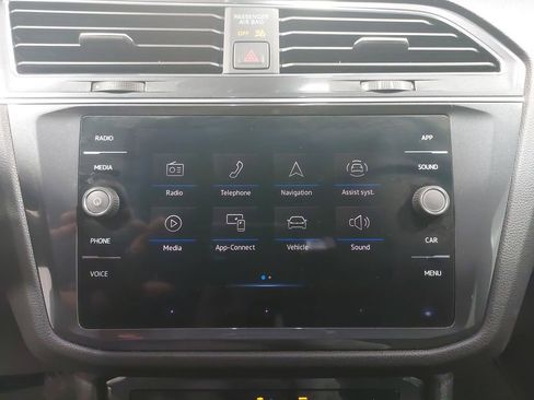 Used 2023 Volkswagen Tiguan SE image 21