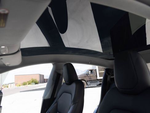 Used 2026 Tesla Model Y Long Range AWD/4WD image 15