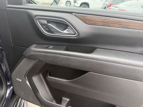 Used 2023 Chevrolet Suburban Premier image 34