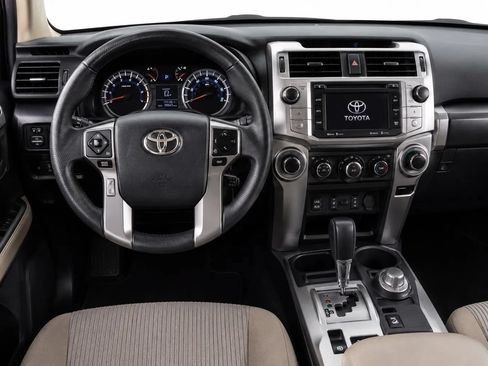 Used 2019 Toyota 4Runner SR5 AWD/4WD image 10