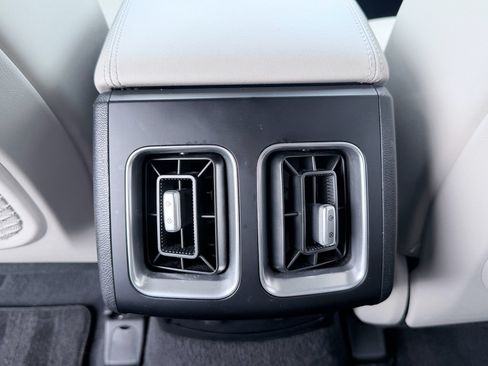 Used 2022 Kia Sorento S FWD image 30