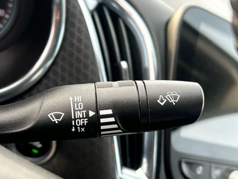 Used 2017 Chevrolet Malibu LT image 18