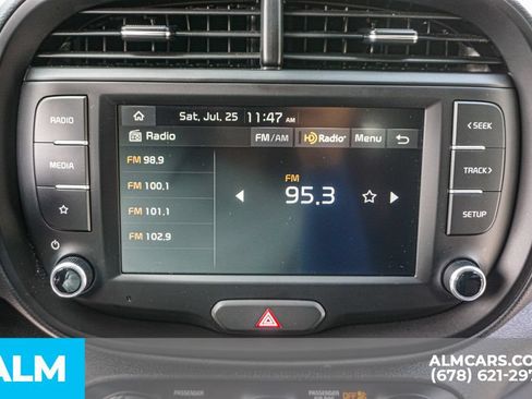 Used 2025 Kia Soul LX w/ LX Technology Package FWD image 37