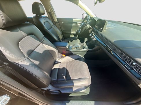 Certified 2024 Honda Civic EX-L image 30